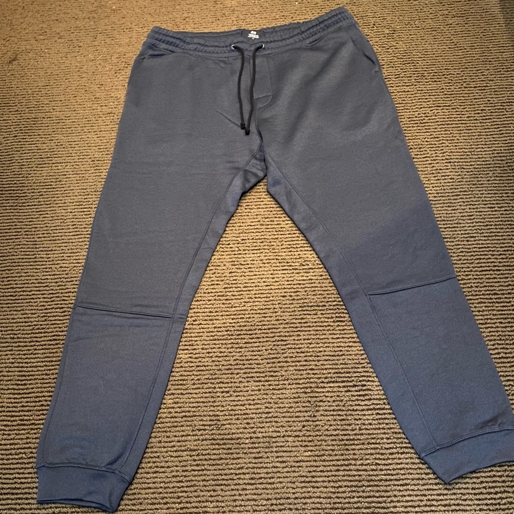 Men’s Navy H&M Sweatpants. Size Large.